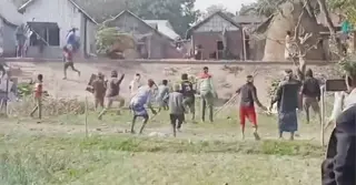 নেত্রকোণায় জমি নিয়ে বিরোধে দু’পক্ষের সংঘর্ষ, নারীসহ আহত ২২